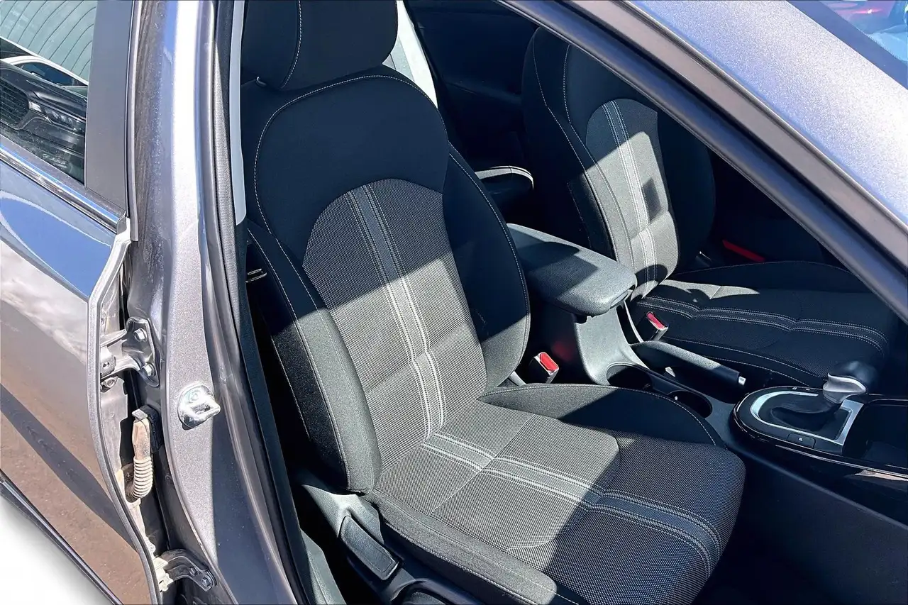 Kia Forte снимка Kia Forte