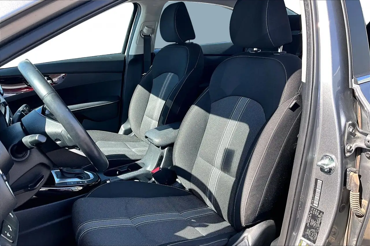 Kia Forte снимка Kia Forte
