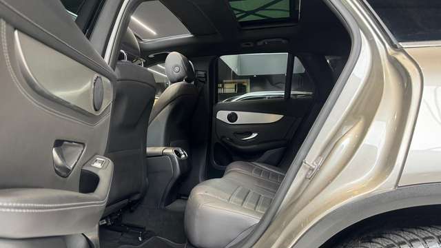 Mercedes-Benz GLC 200 — photo 20