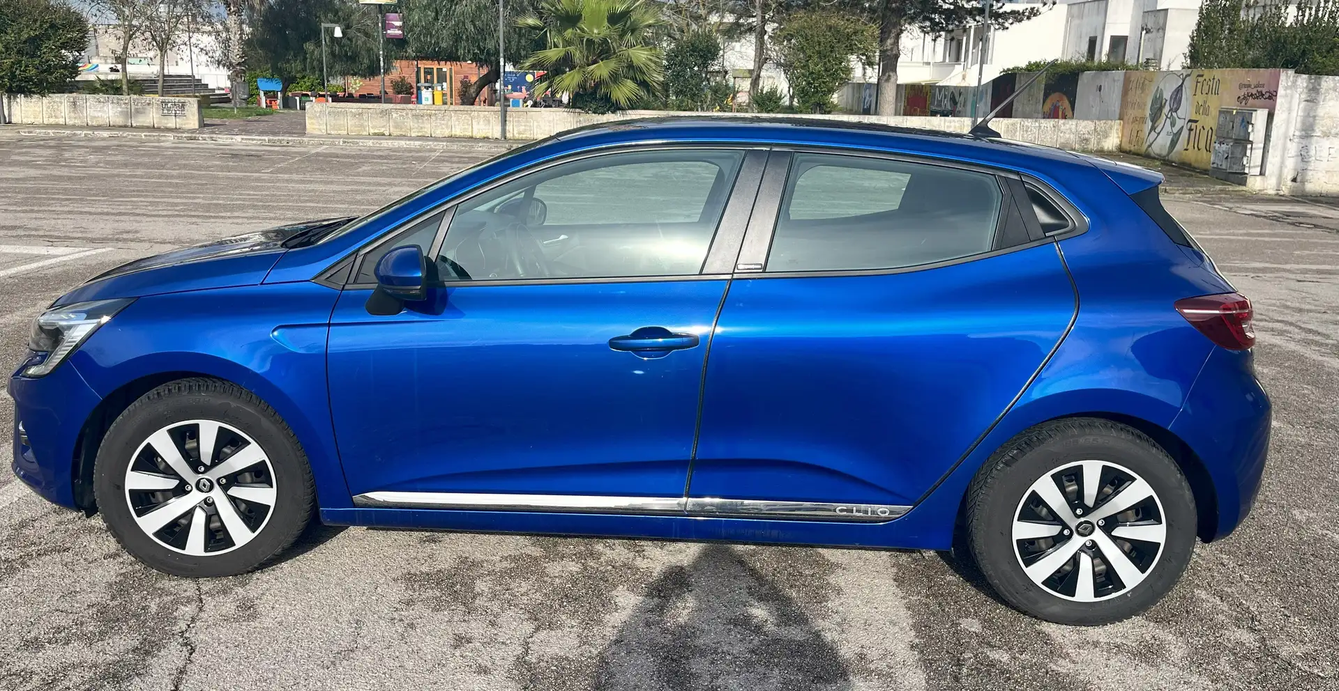 Renault Clio 5ª serie Hybrid E-Tech 140 CV 5 porte Zen Azul - 2