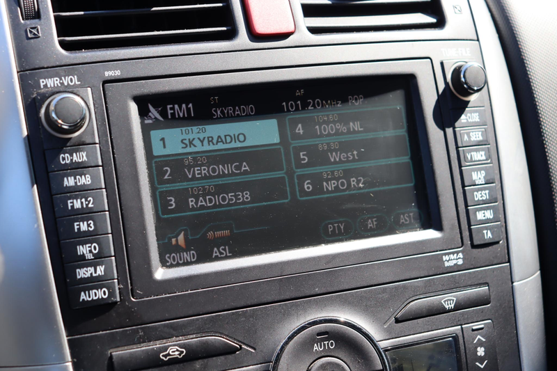 Toyota Auris 1.8 Full Hybrid Executive Trekhaak, Navi, Xenon, A — photo 7