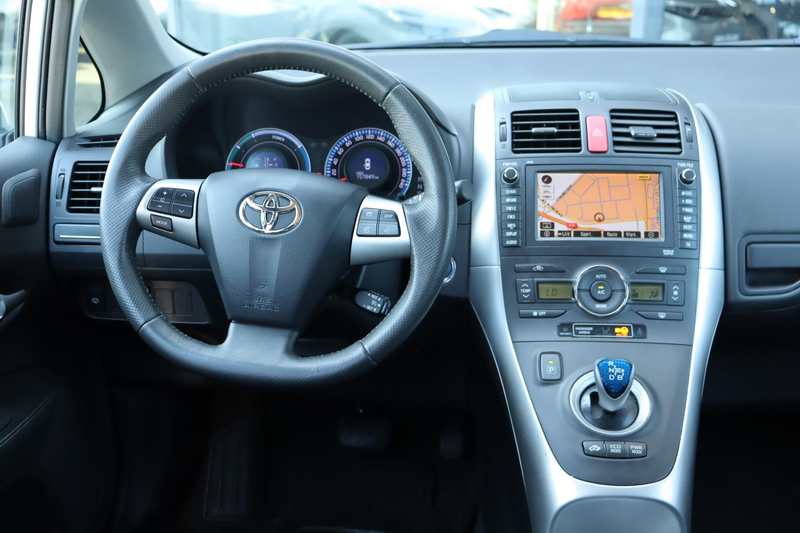 Toyota Auris 1.8 Full Hybrid Executive Trekhaak, Navi, Xenon, A — photo 4