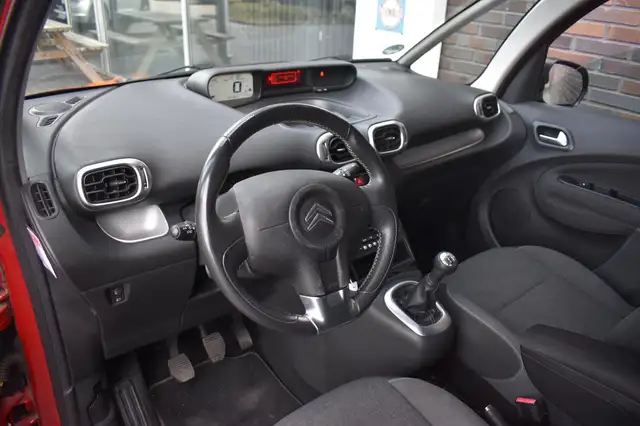 Citroen C3 Picasso view 4