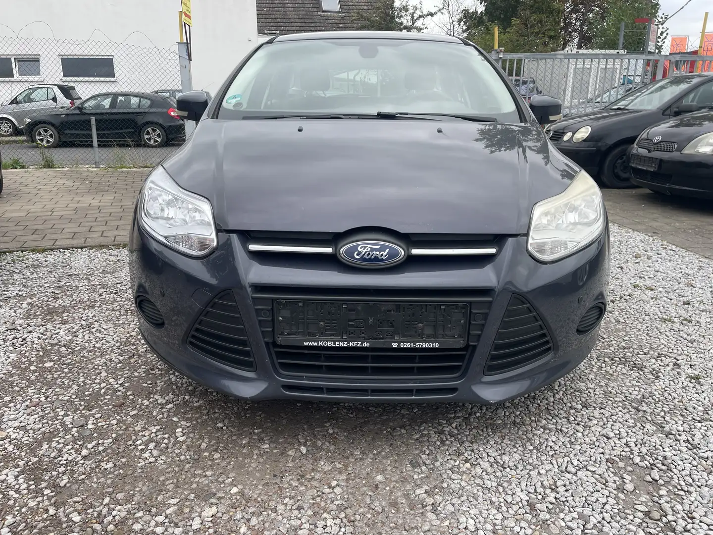 Ford Focus Trend im guten und gepflegten Zustand Grau - 1