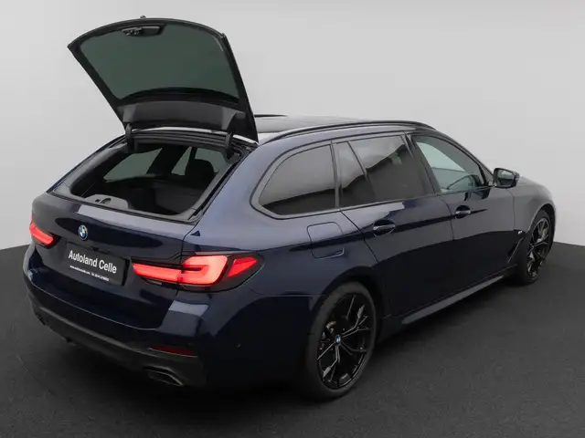 BMW 5 Series view 13