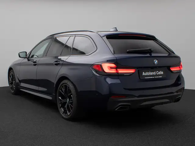 BMW 5 Series view 9