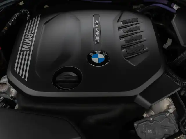 BMW 5 Series view 15