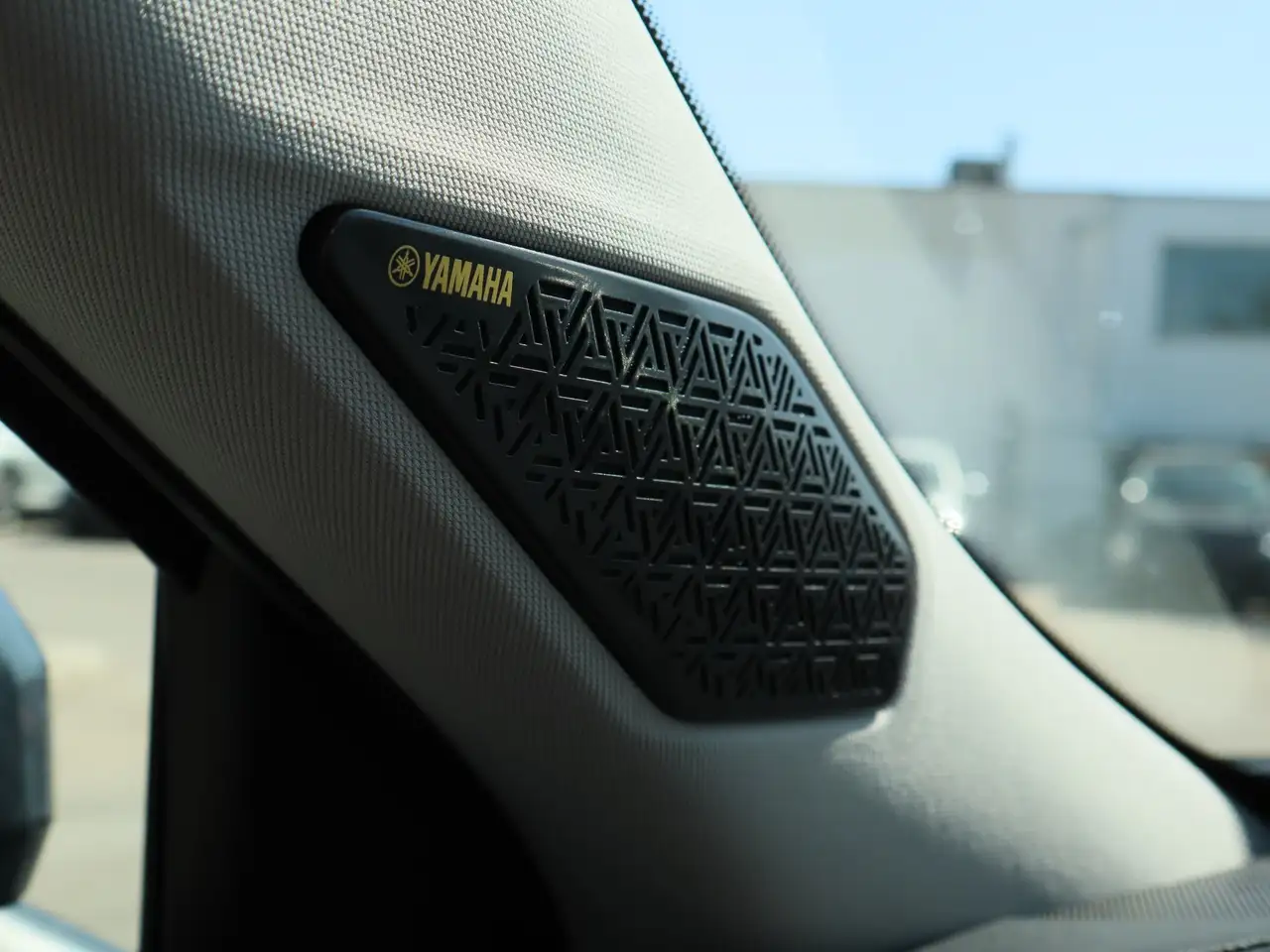 Mitsubishi Outlander photo Mitsubishi Outlander