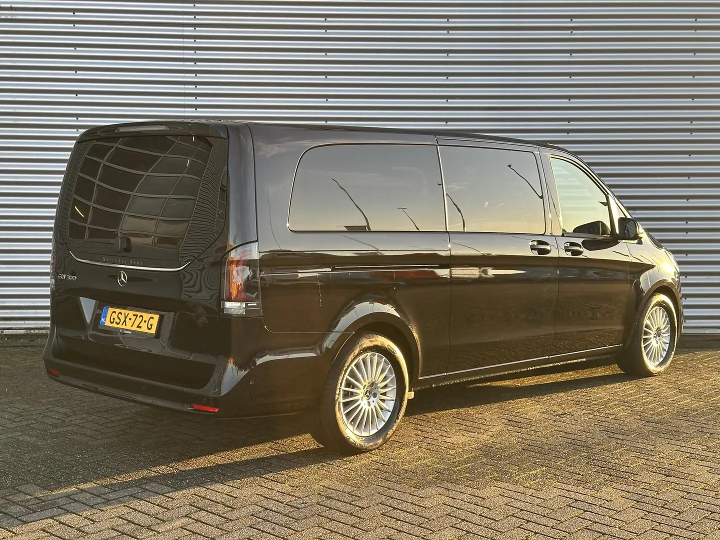 Mercedes-Benz EQV 300 L3 7-Persoons Avantgarde Nieuw Model 90 kWh | Extr Noir - 2