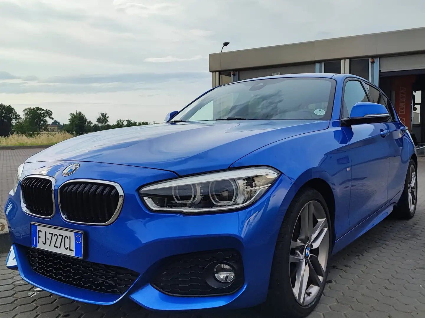 BMW 125 Serie 1 F/20-21 2015 125d Msport 5p auto Bleu - 2