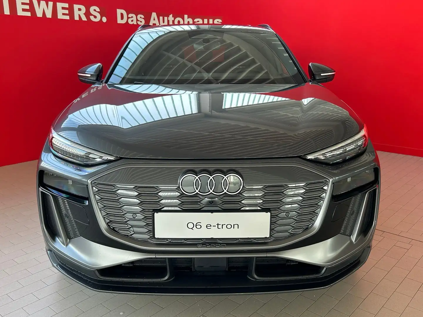 Audi Q6 e-tron e-tron quattro Grau - 2