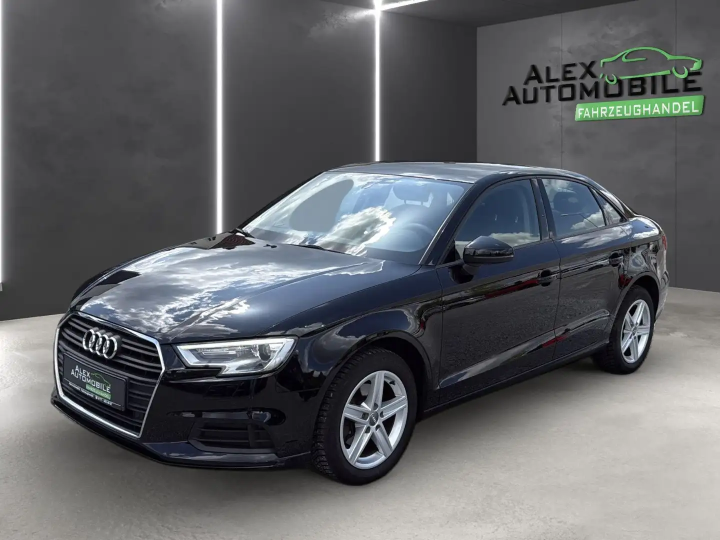 Audi A3 Limousine **Bi-Xenon**Navi** Schwarz - 1