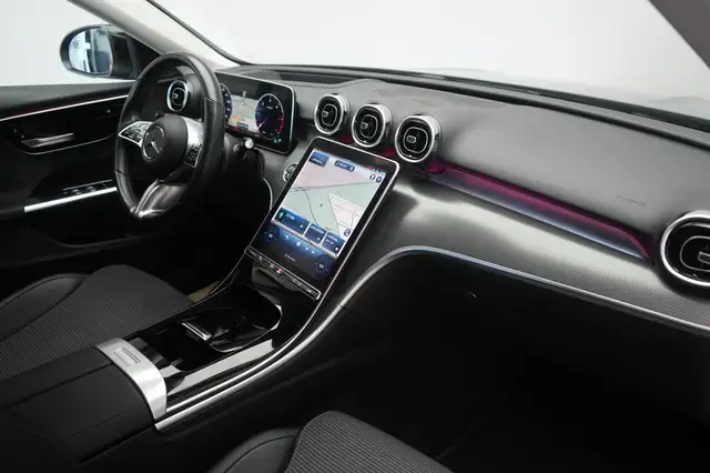 Mercedes-Benz C-Class view 8