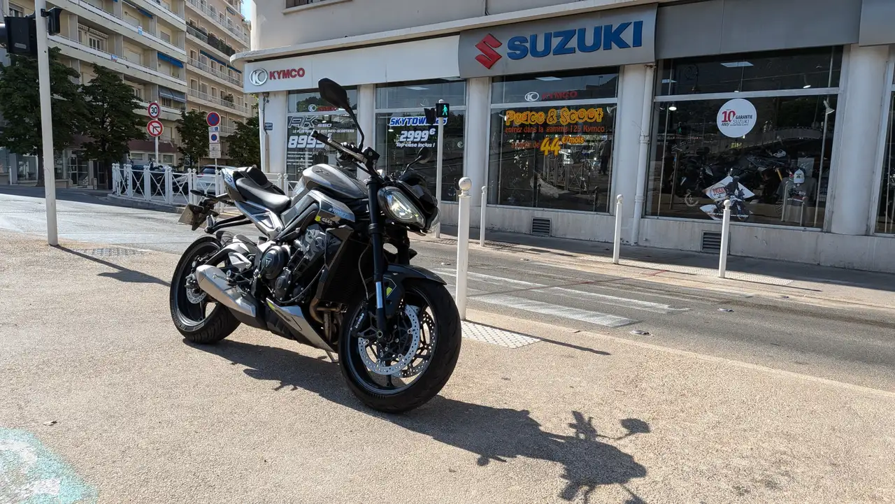 Triumph Street Triple 765