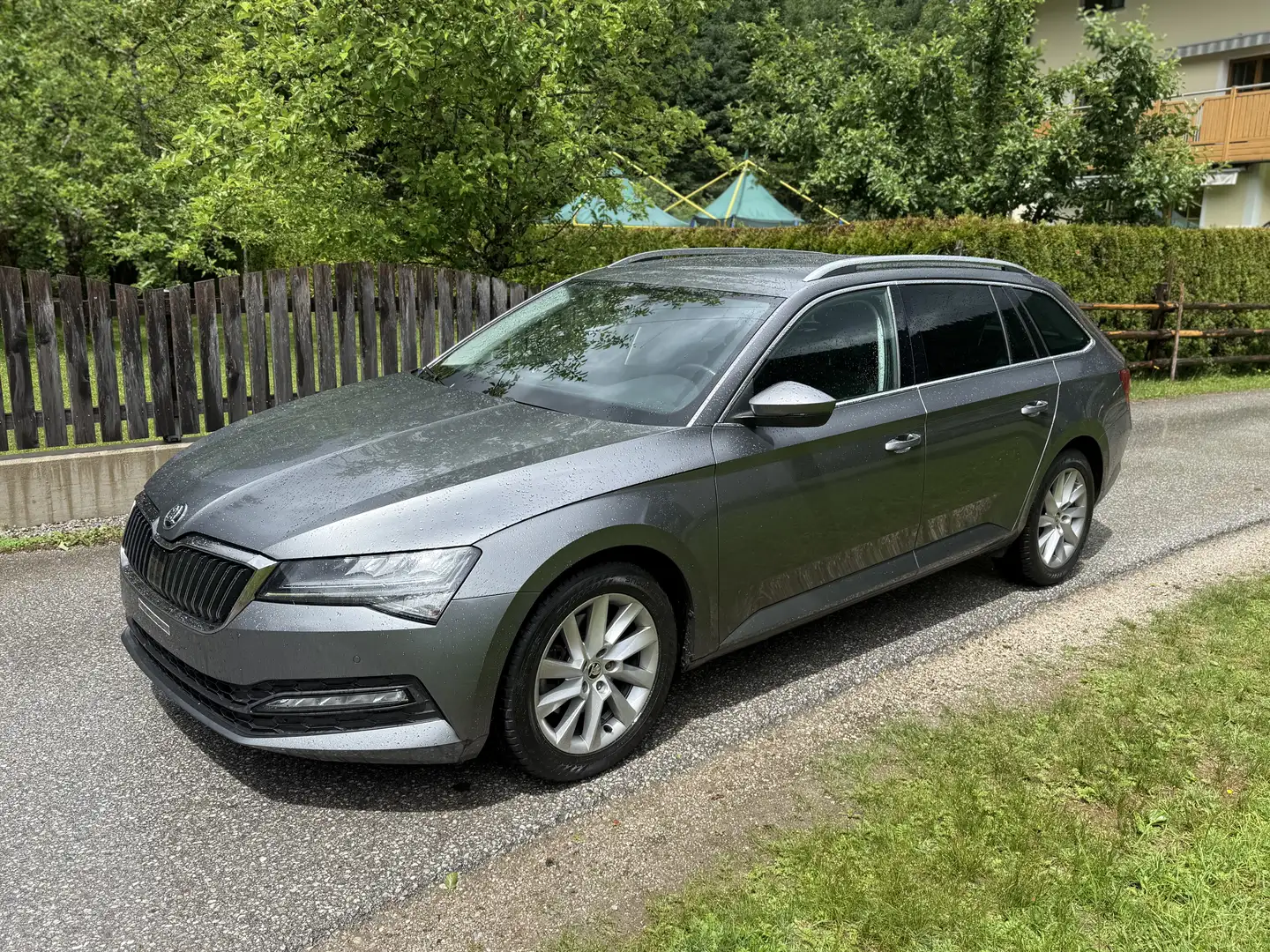 Skoda Superb Ambition ACC PDC MFL Kamera AHK Grau - 1