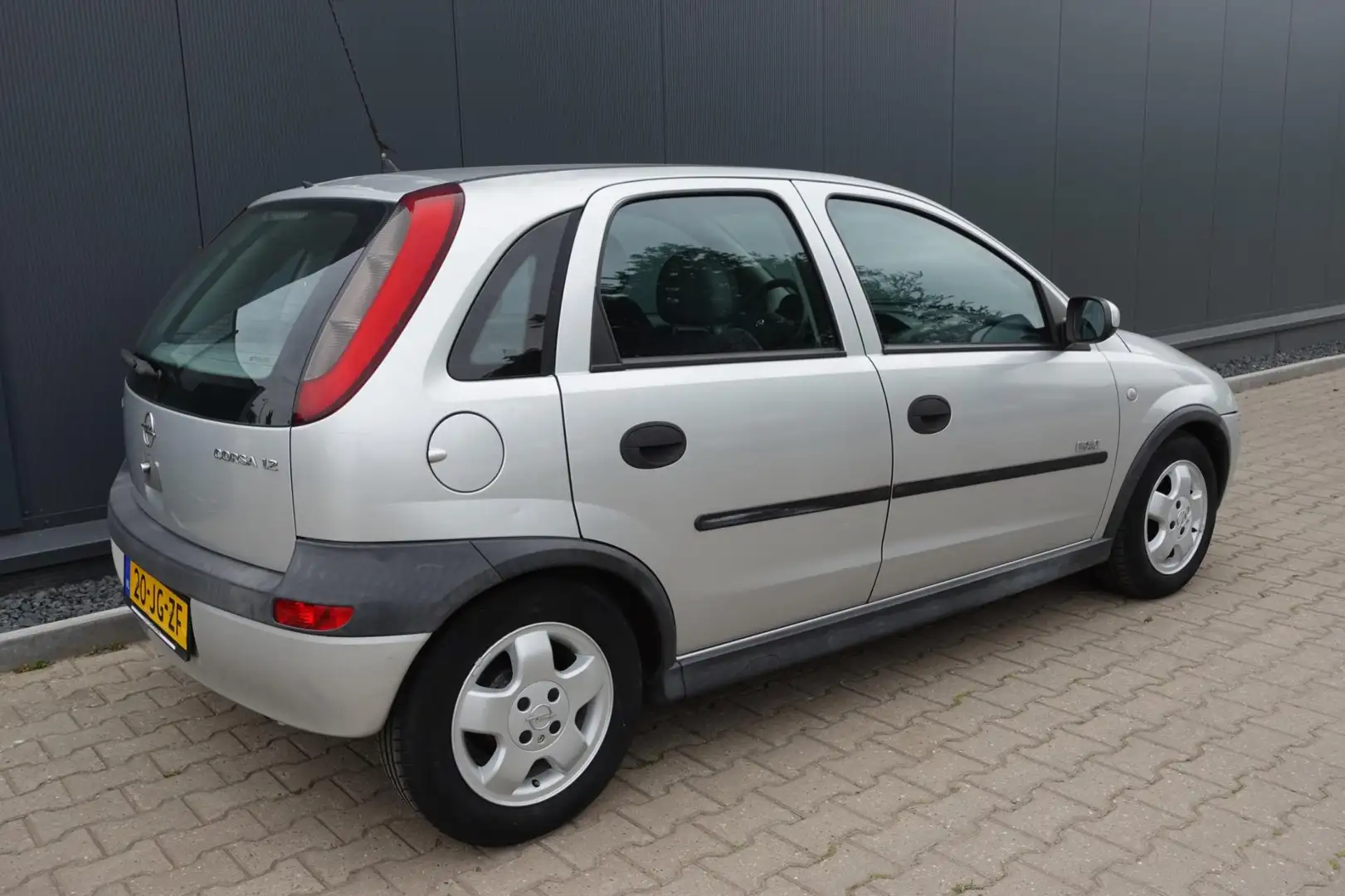 Opel Corsa 1.2-16V Elegance Gris - 2