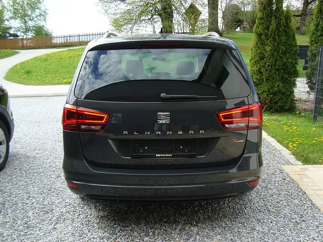 SEAT Alhambra FR Sportpaket Panorama 18-Zoll Bestpreis !!