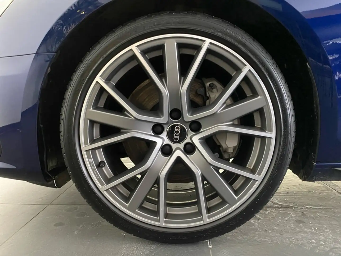 Audi A4 Avant 45 TFSI quattro S line competiton TOUR+ Blau - 2