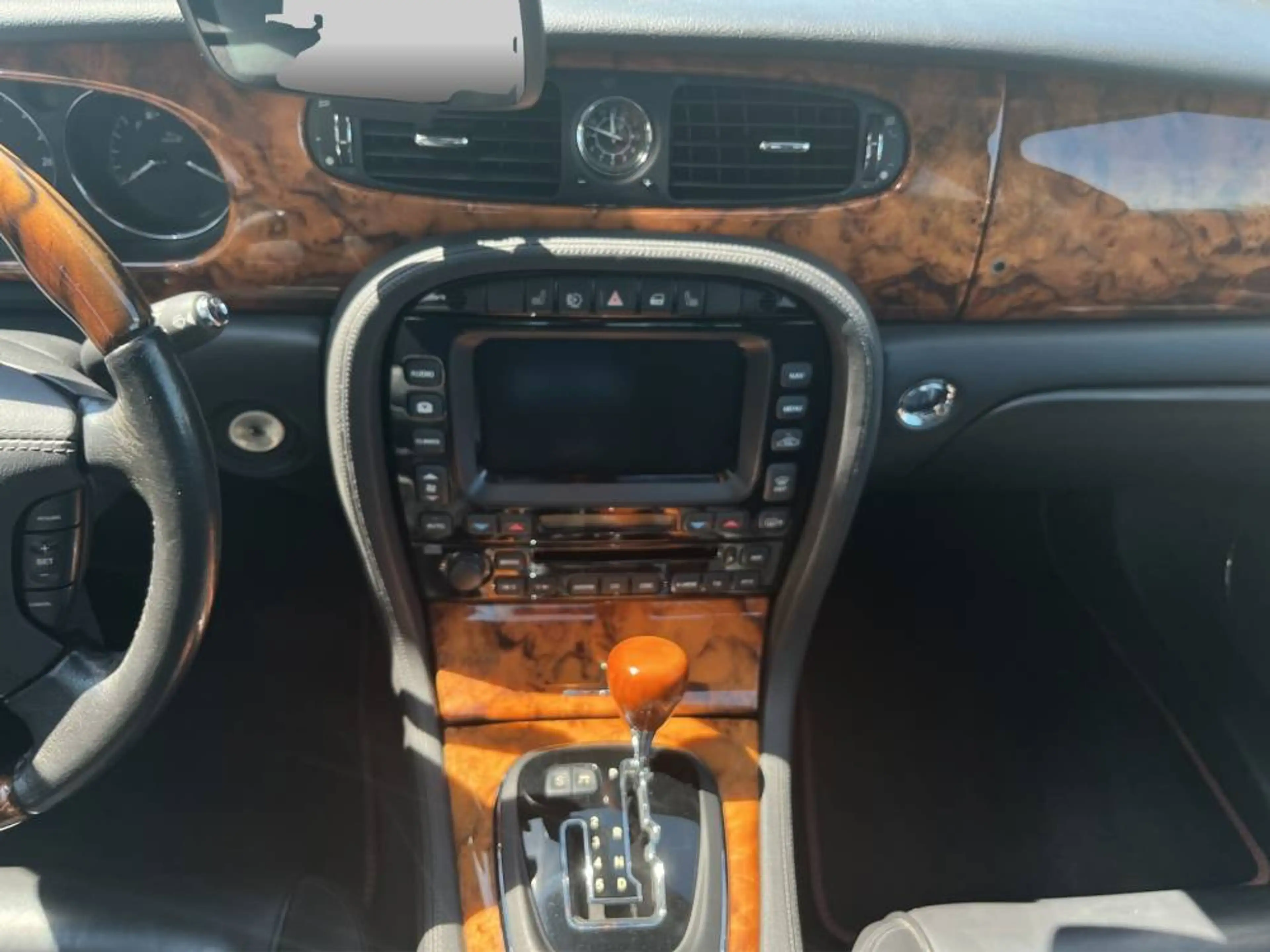 Jaguar XJ JAGUAR — photo 11