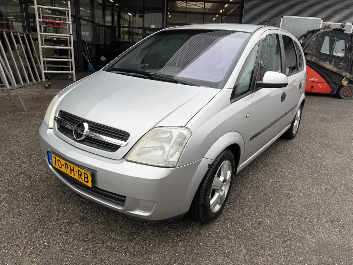 Opel Meriva 1.8-16V Maxx Grijs - 1