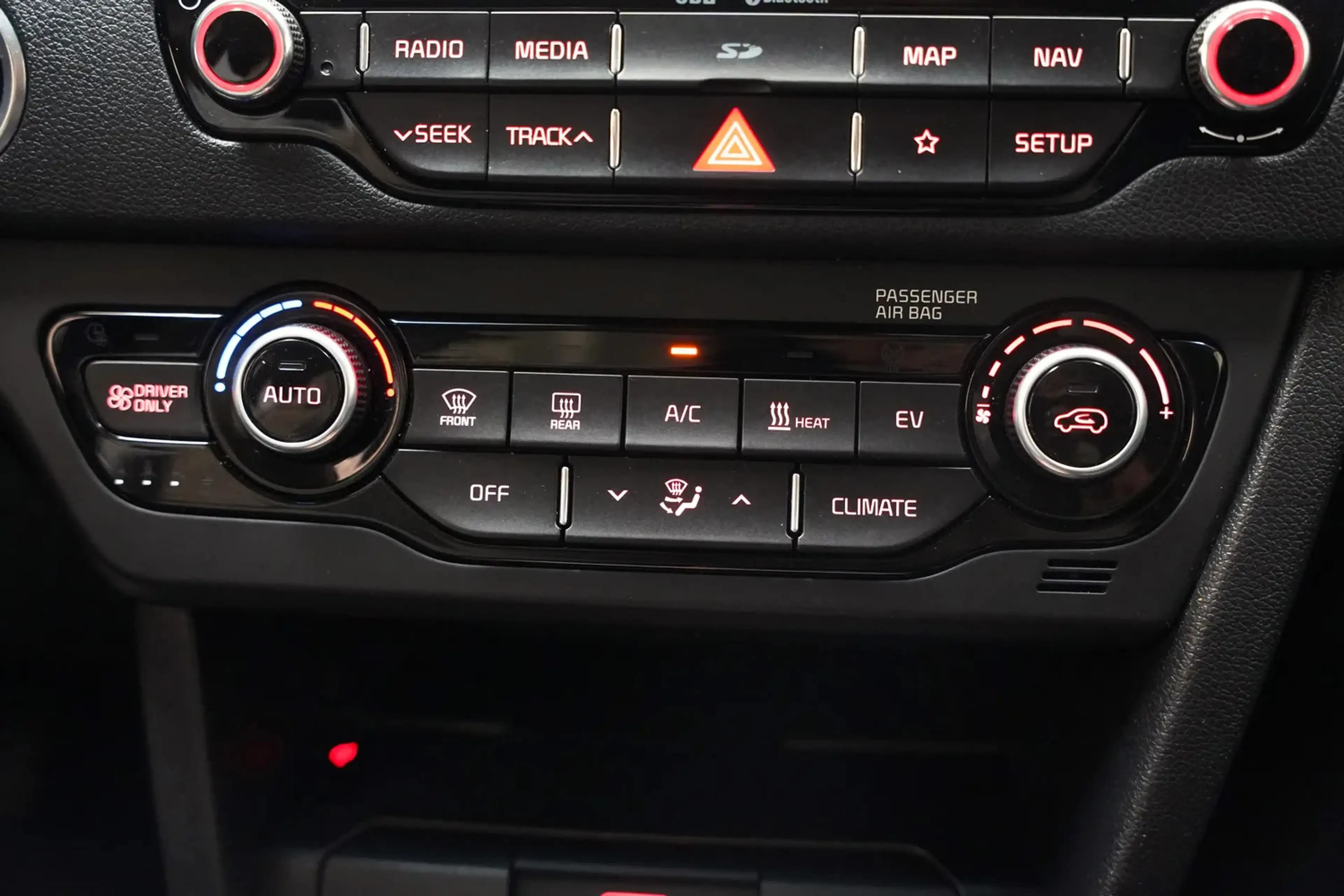 Kia e-Niro ExecutiveLine 64 kWh [ Navi Apple/Android Adapt. C — photo 8
