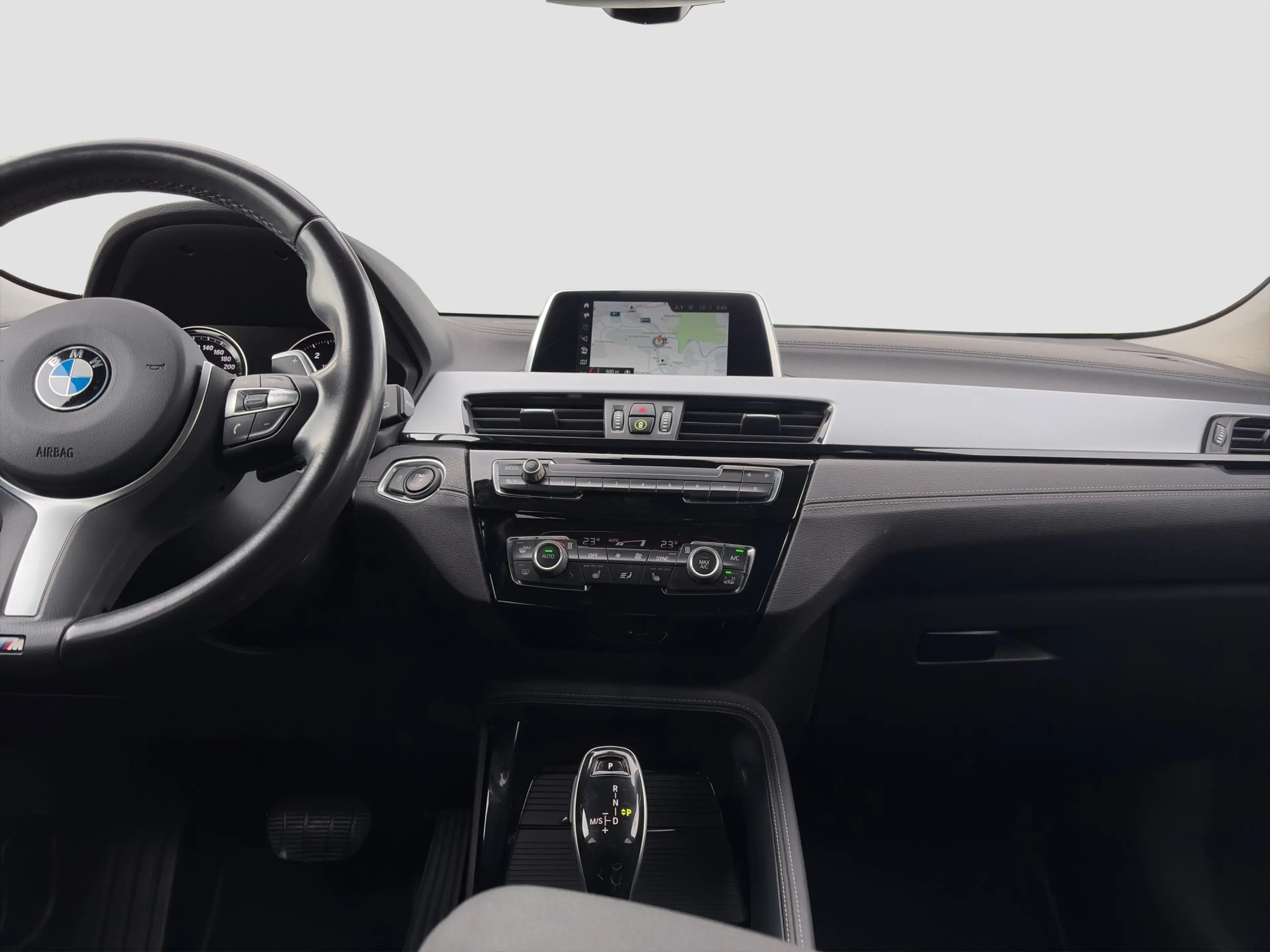 BMW X2 sDrive 18d Advantage — photo 13