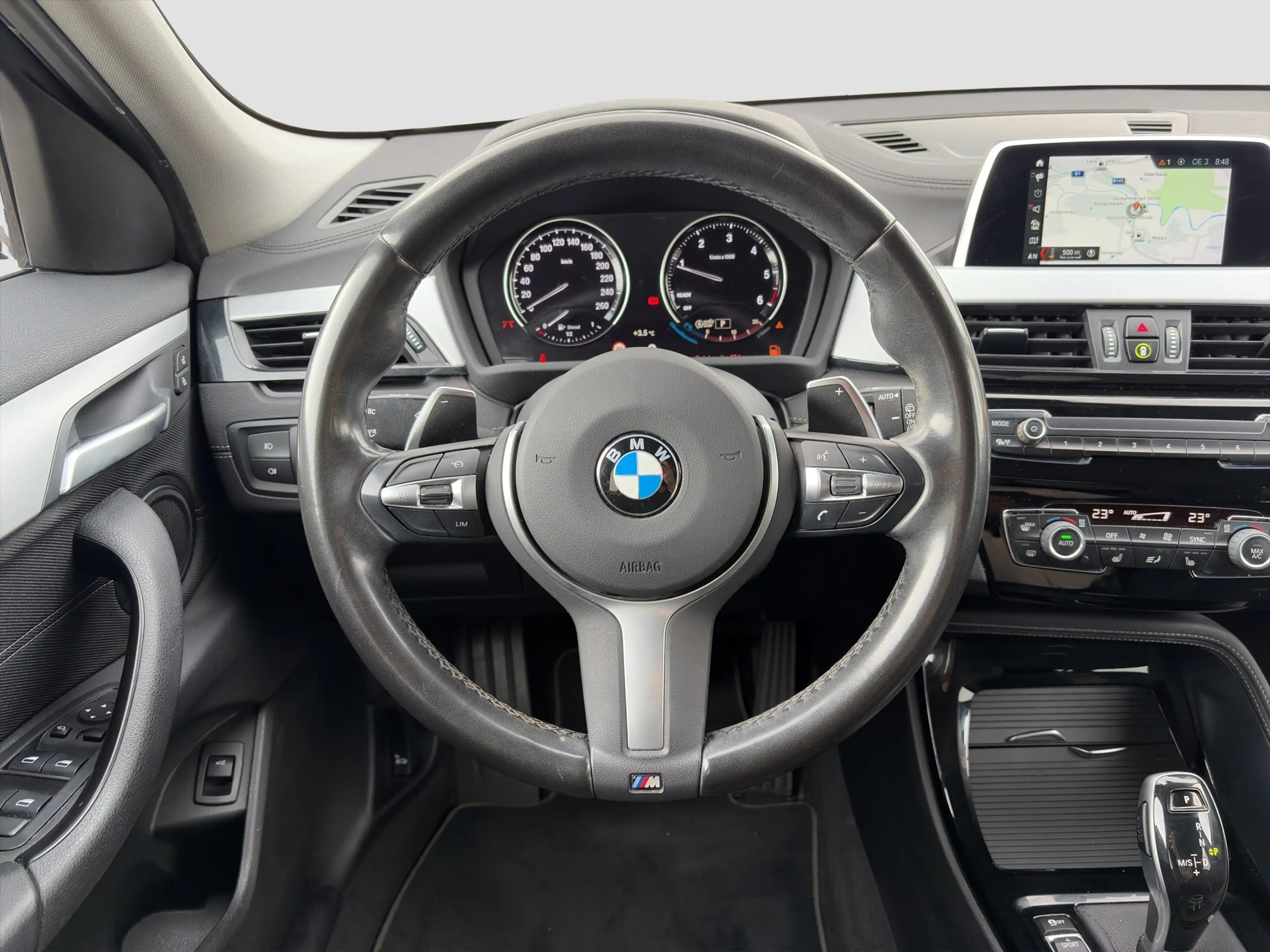 BMW X2 sDrive 18d Advantage — photo 8