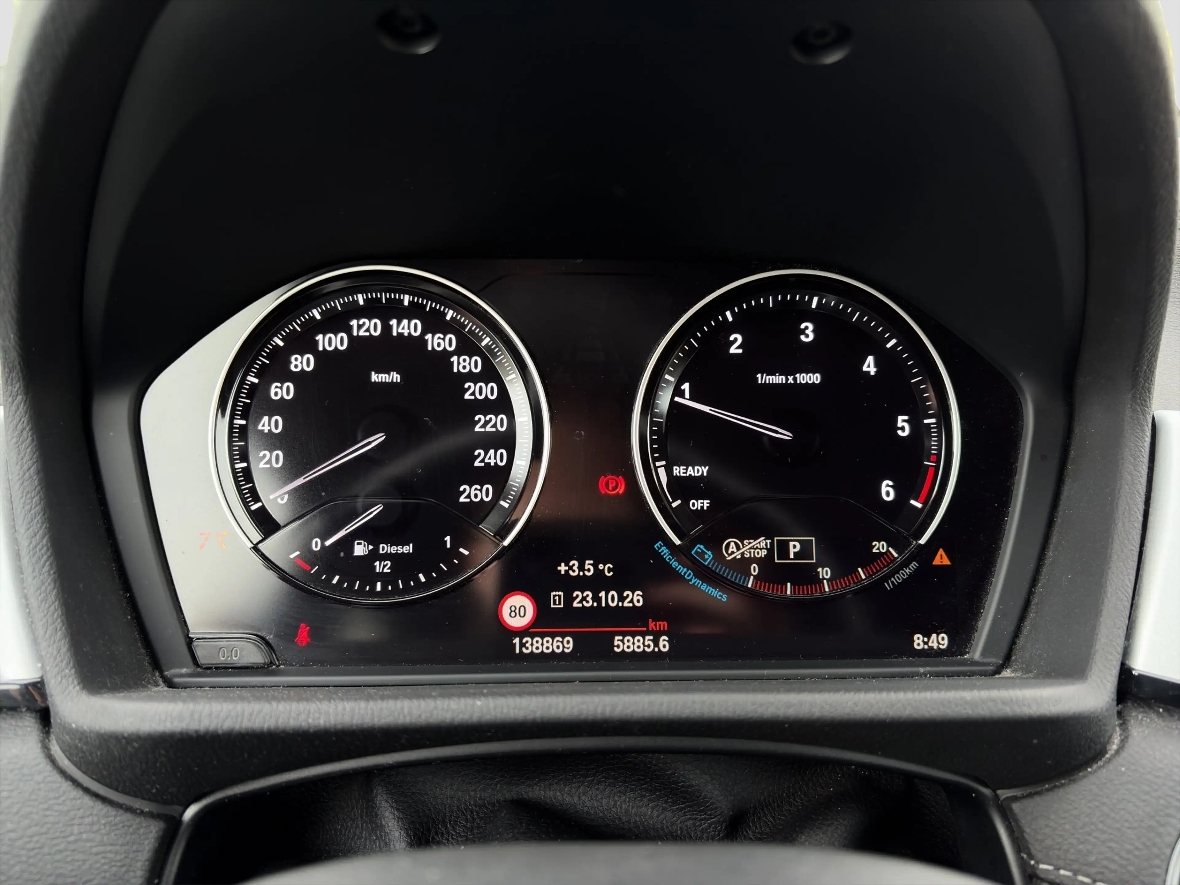BMW X2 sDrive 18d Advantage — photo 9