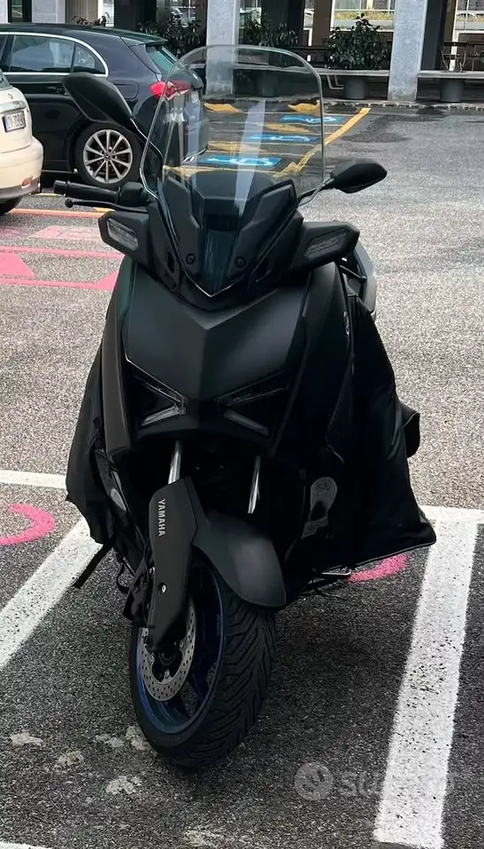 Yamaha X-Max 300
