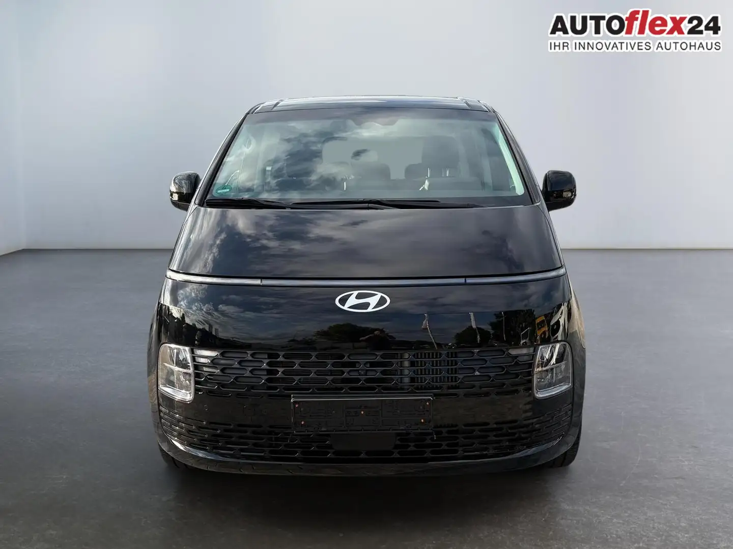 Hyundai STARIA 1,6 T-GDI HEV EaAcPa PaPak el.HK el.Schie 165 k... - 2