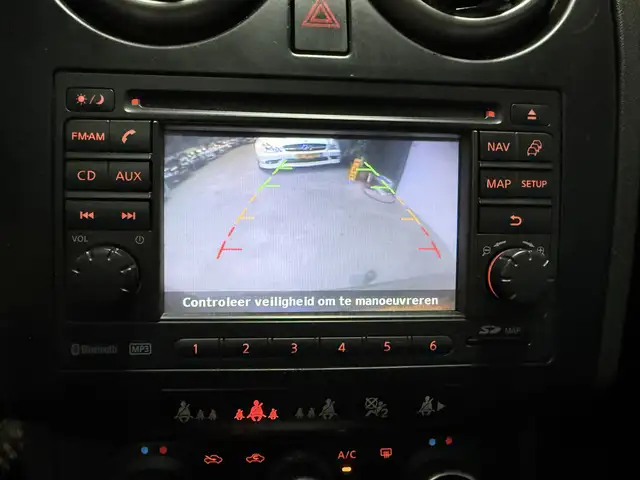 Nissan Qashqai+2 view 14