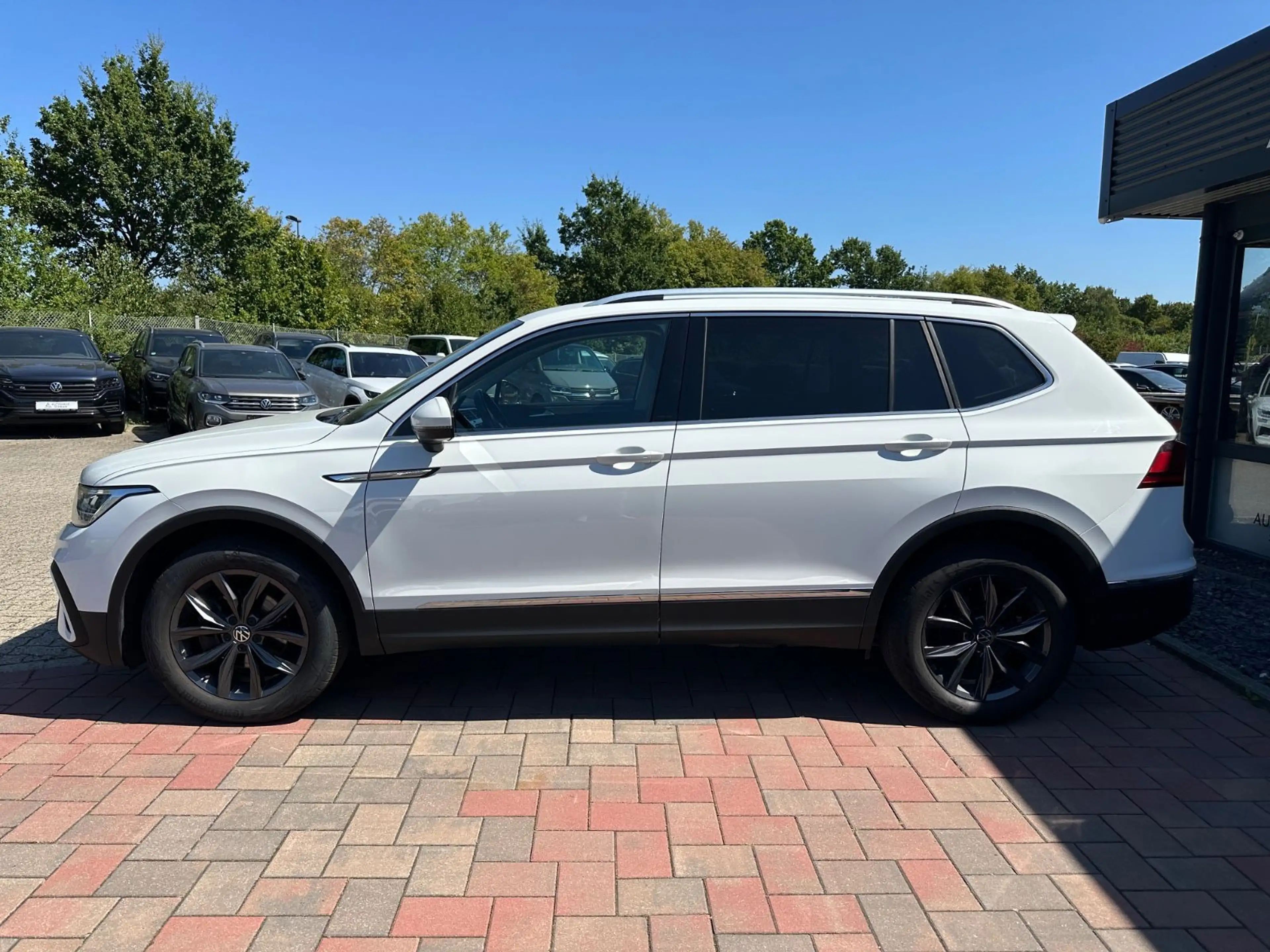 Volkswagen Tiguan Allspace 2.0 TDI DSG Life *ACC*RCAM*KEYLE — photo 6