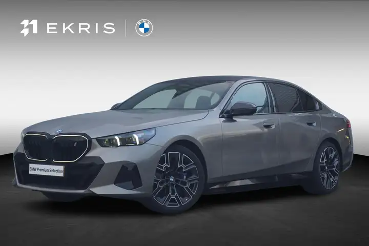 BMW i5 eDrive40 |