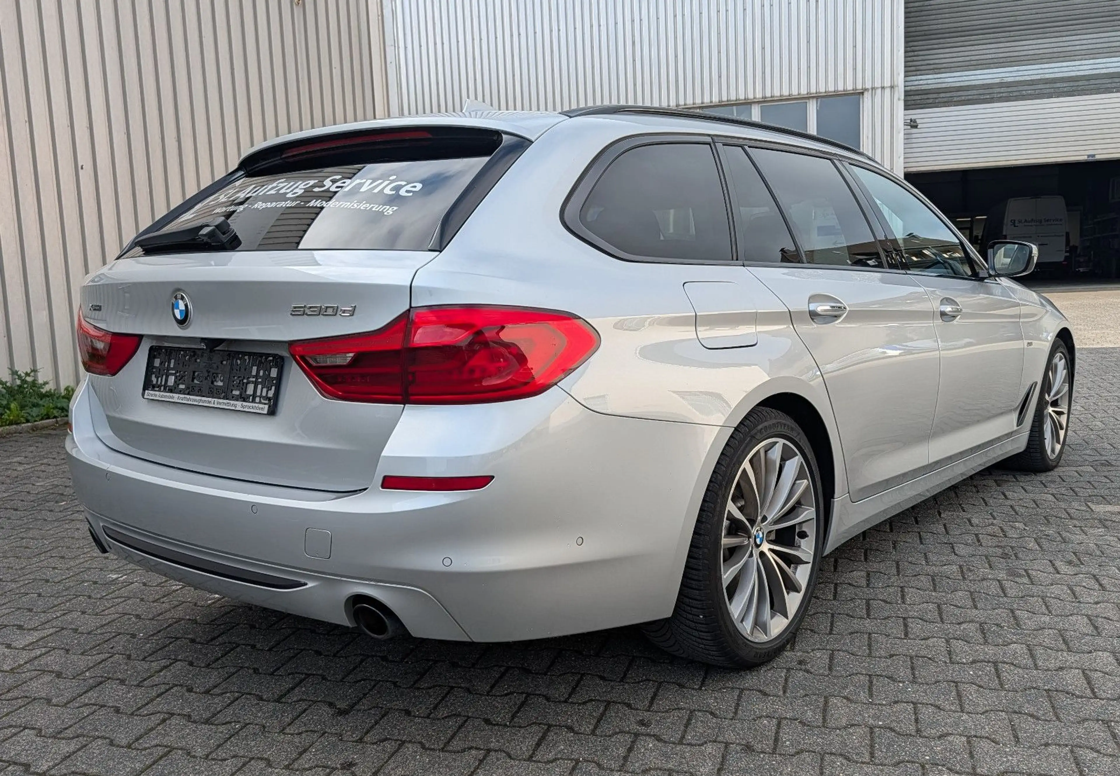 BMW 530 5 Touring 530 d xDrive Sport Line LED Sports — photo 8