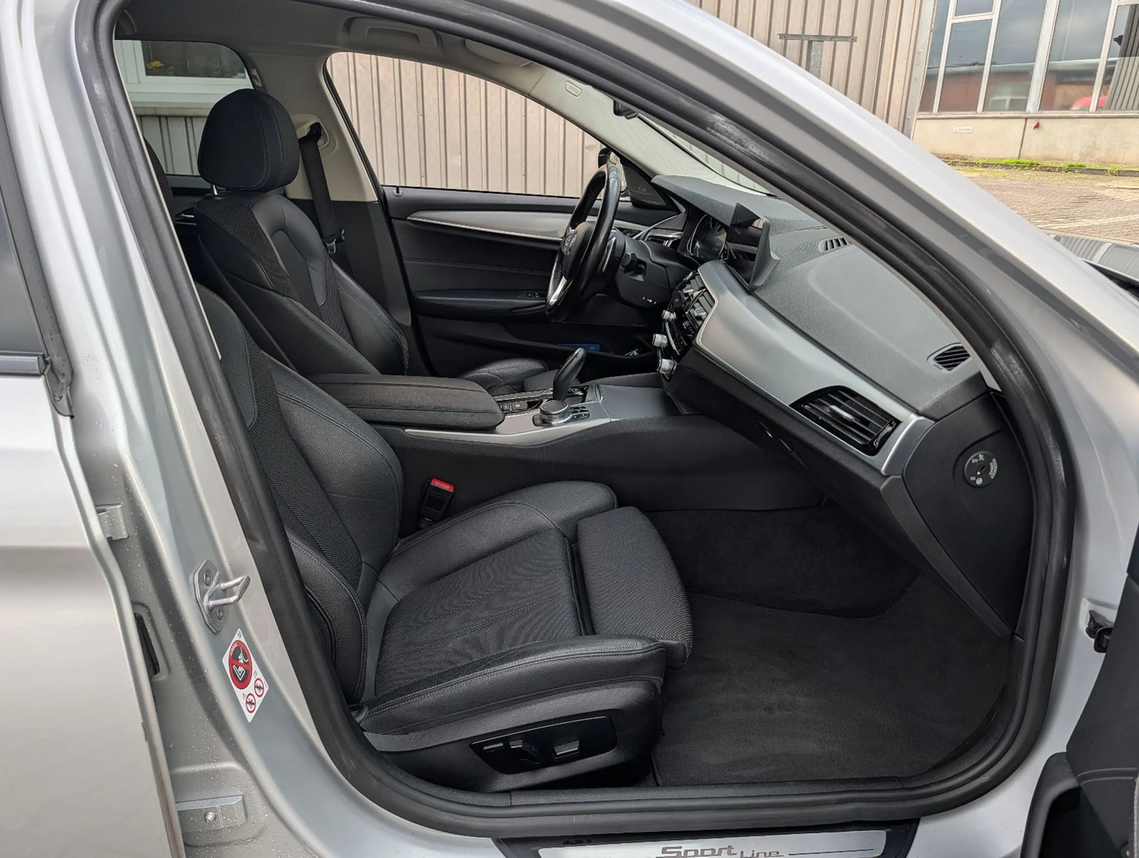 BMW 530 5 Touring 530 d xDrive Sport Line LED Sports — photo 16