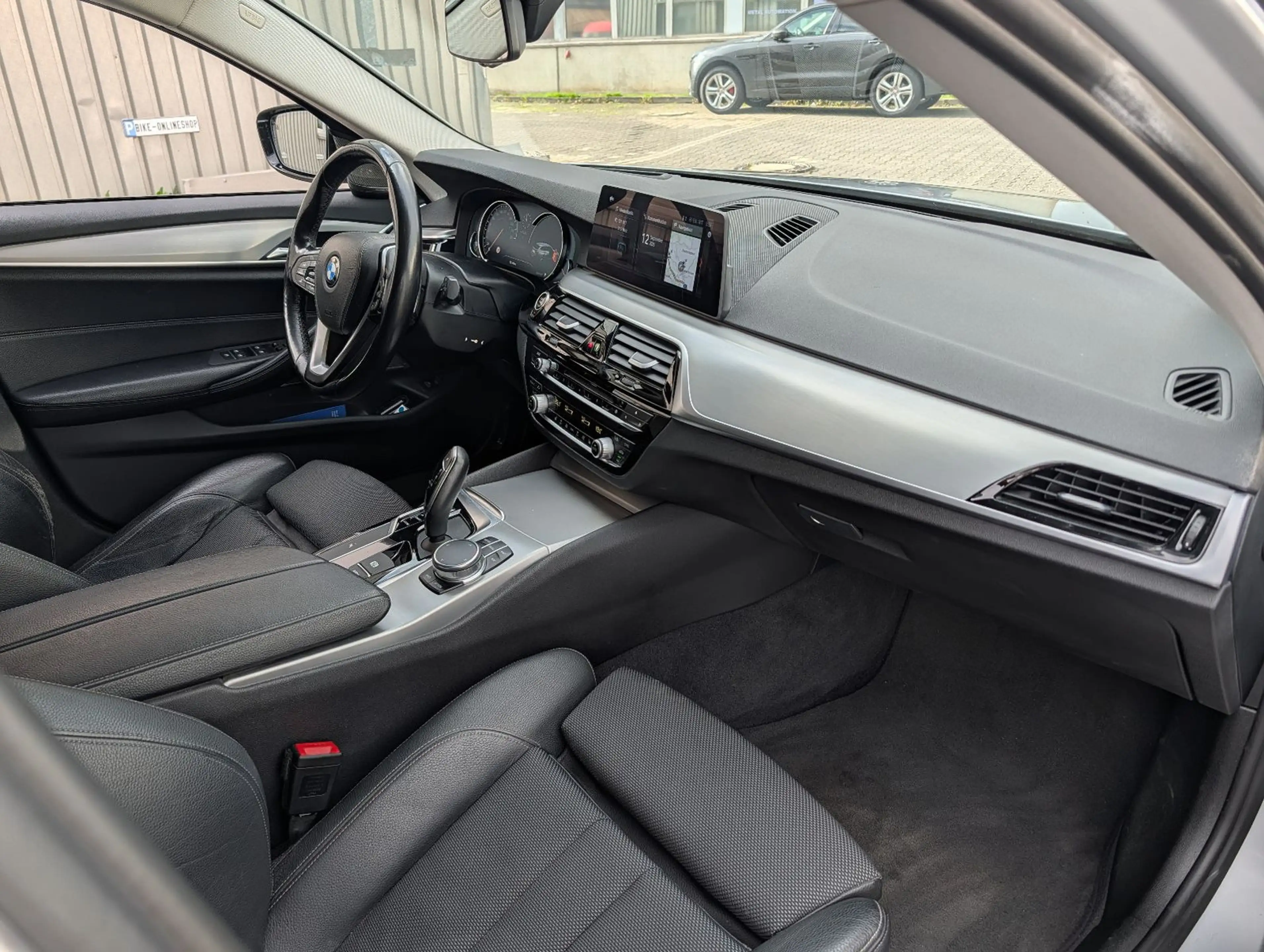 BMW 530 5 Touring 530 d xDrive Sport Line LED Sports — photo 13