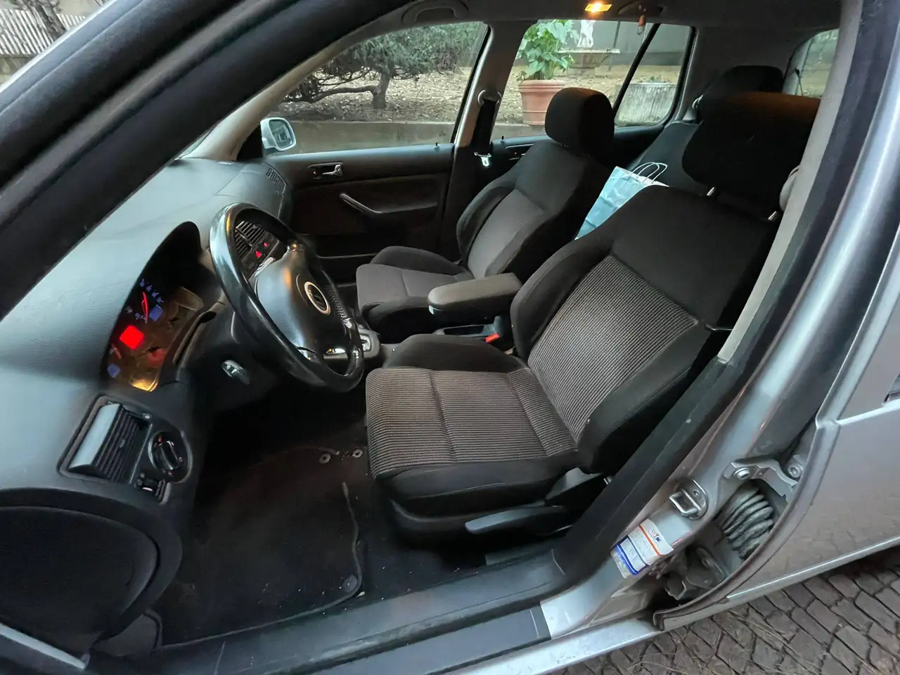 Volkswagen Golf IV 1997 5p 1.6 Comfortline 102cv auto, foto 5