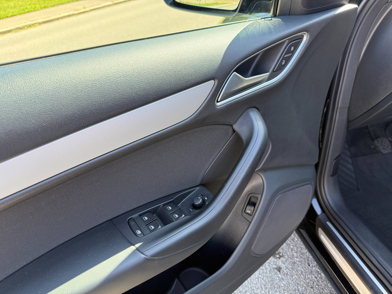 Audi Q3 +Garantie Anhängerku. Navi TÜV+Service NEU — photo 15