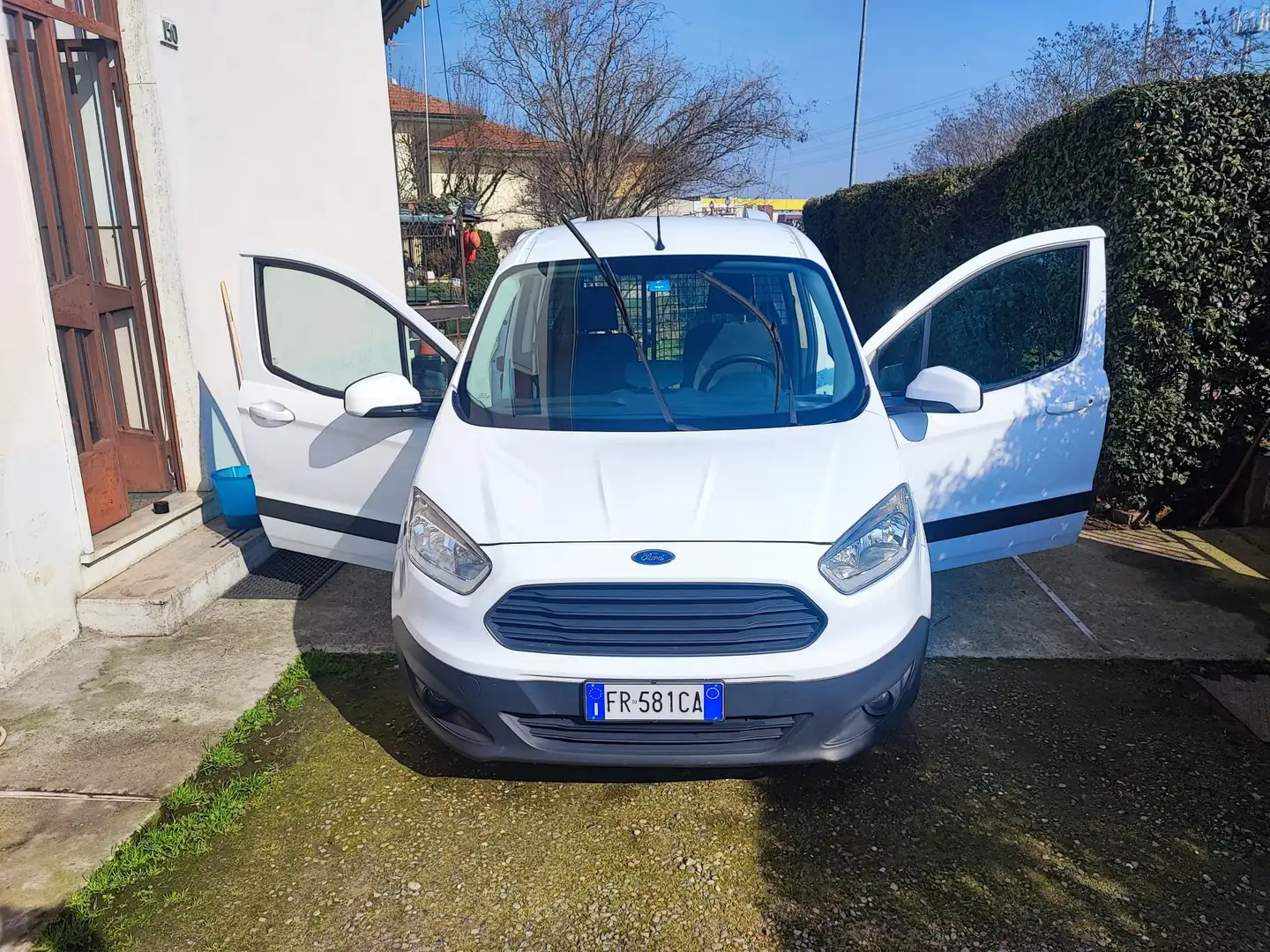 Ford Courier Blanc - 1