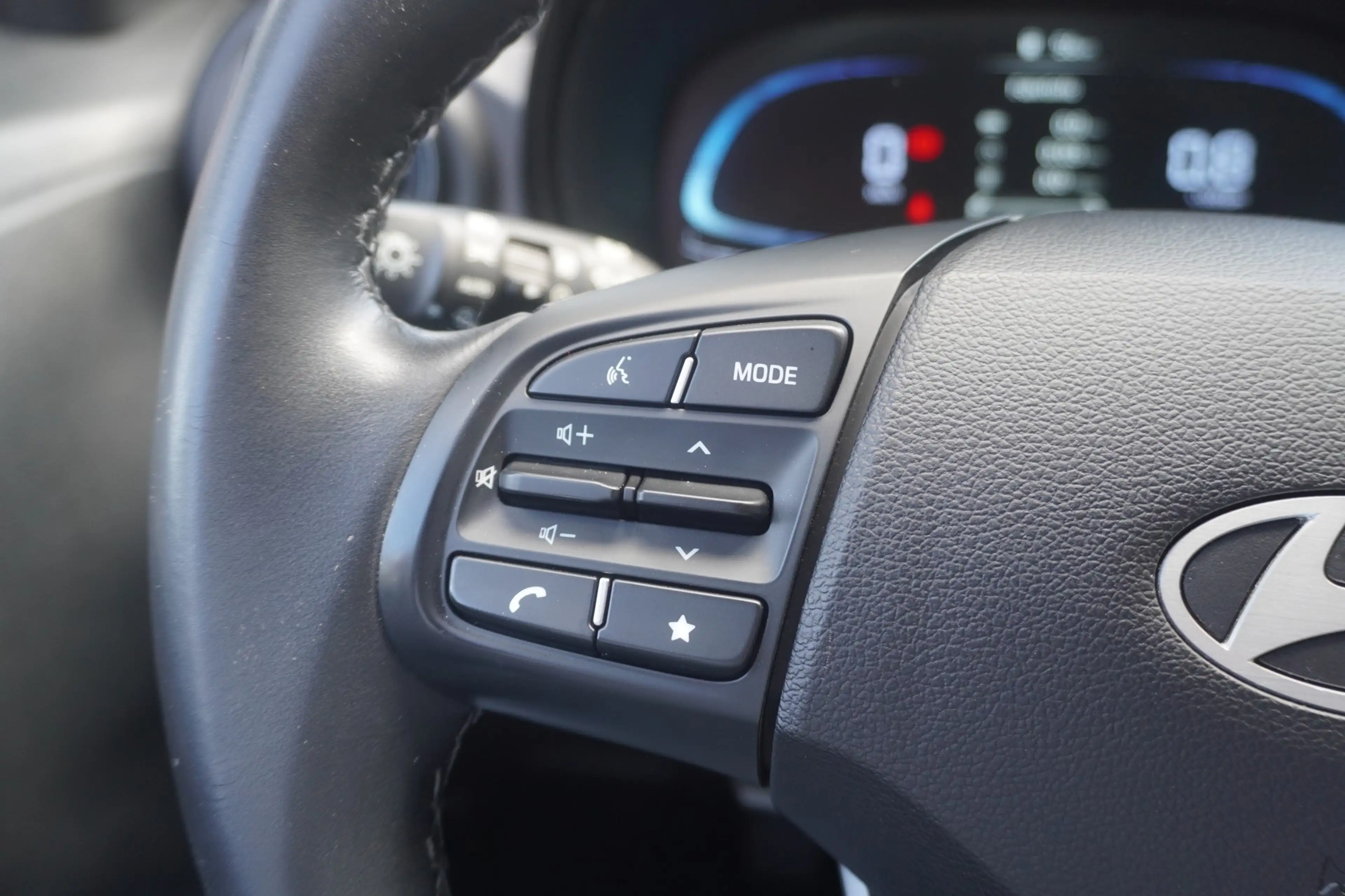 Hyundai i10 1.0 Trend Digitales Cockpit Tempomat DAB USB — photo 14