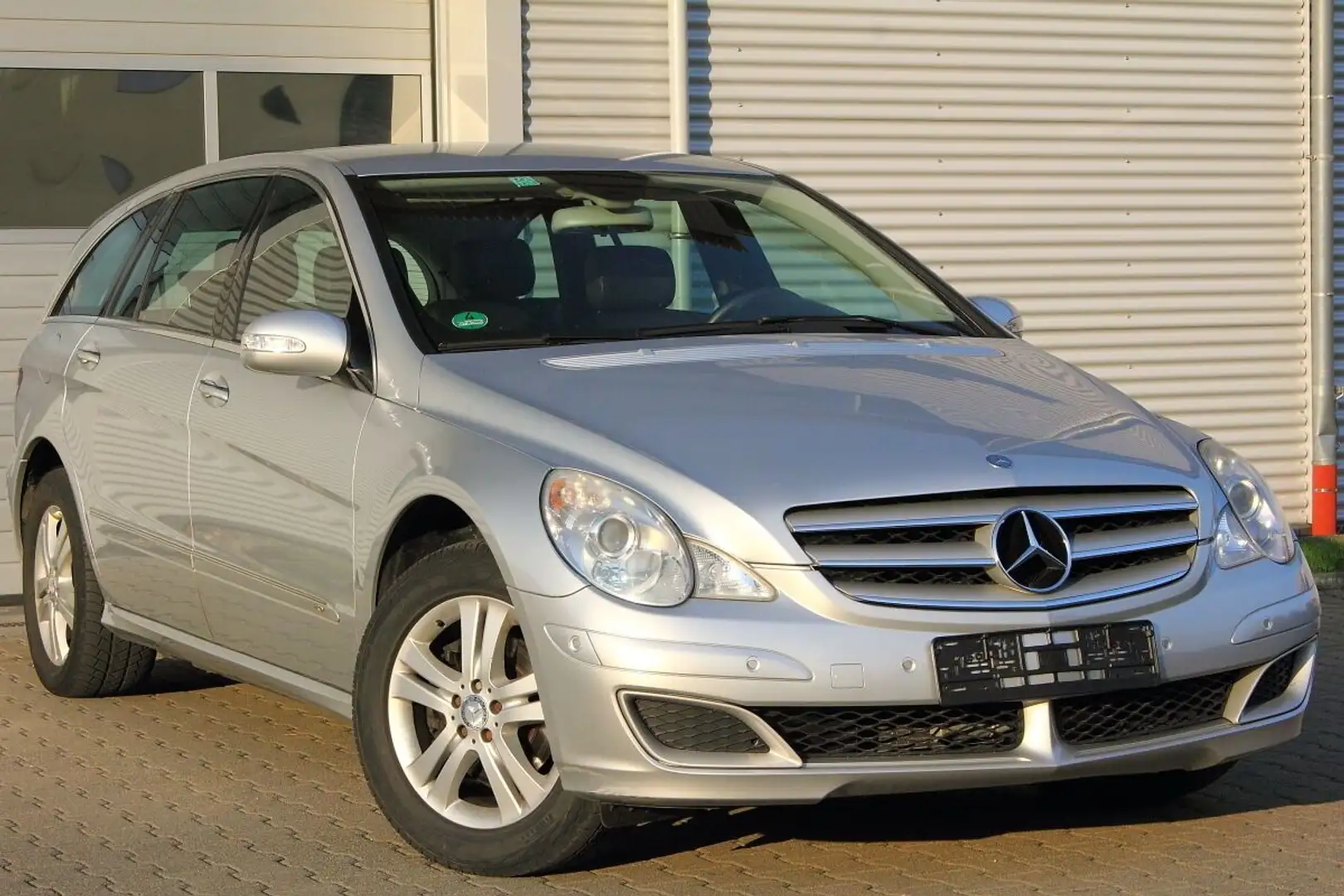 Mercedes-Benz R 350 L 4-Matic LPG-Autogas Leder 4xShzg Navi... Silber - 1