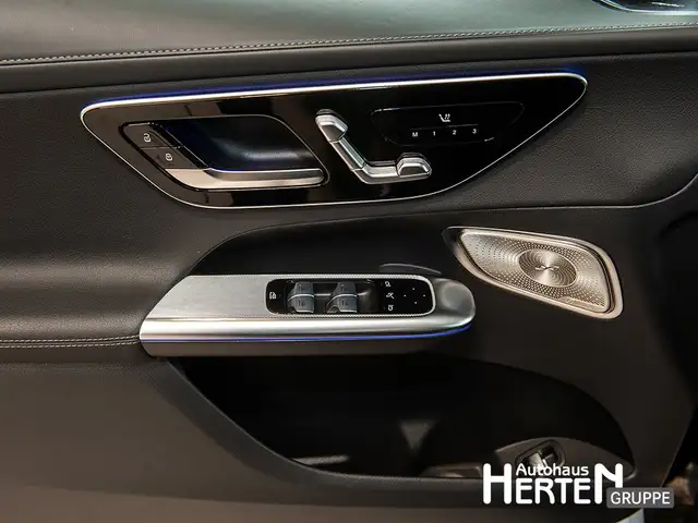 Mercedes-Benz GLC view 9