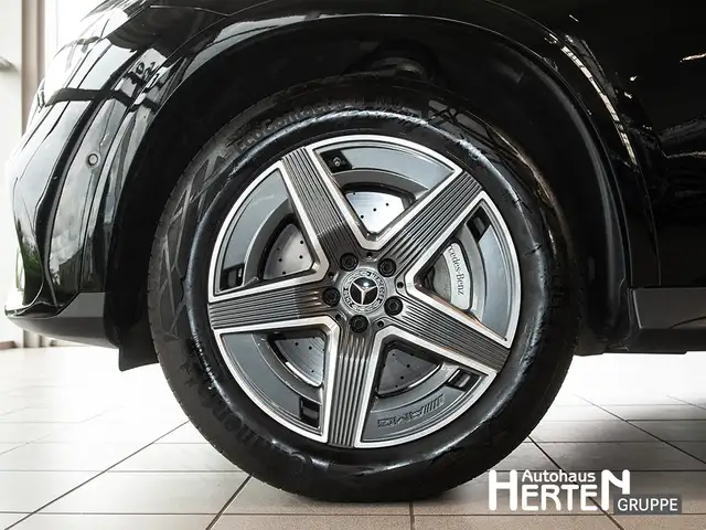Mercedes-Benz GLC view 5