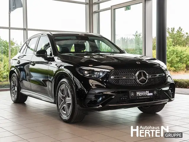 Mercedes-Benz GLC view 3