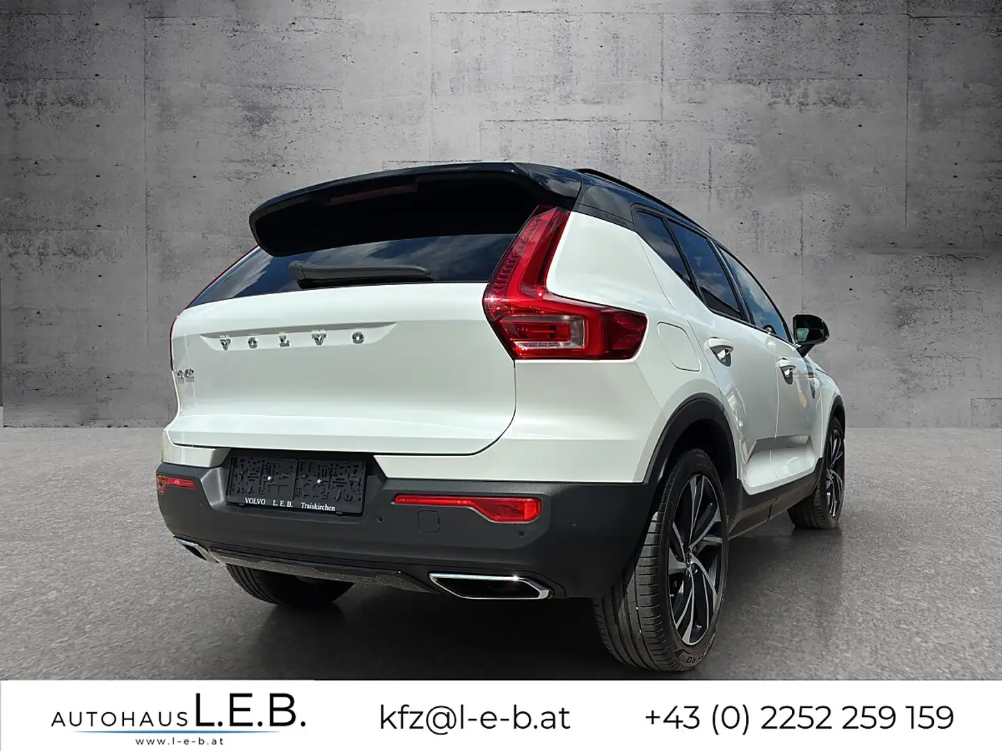 Volvo XC40 T3 R-Design Weiß - 2