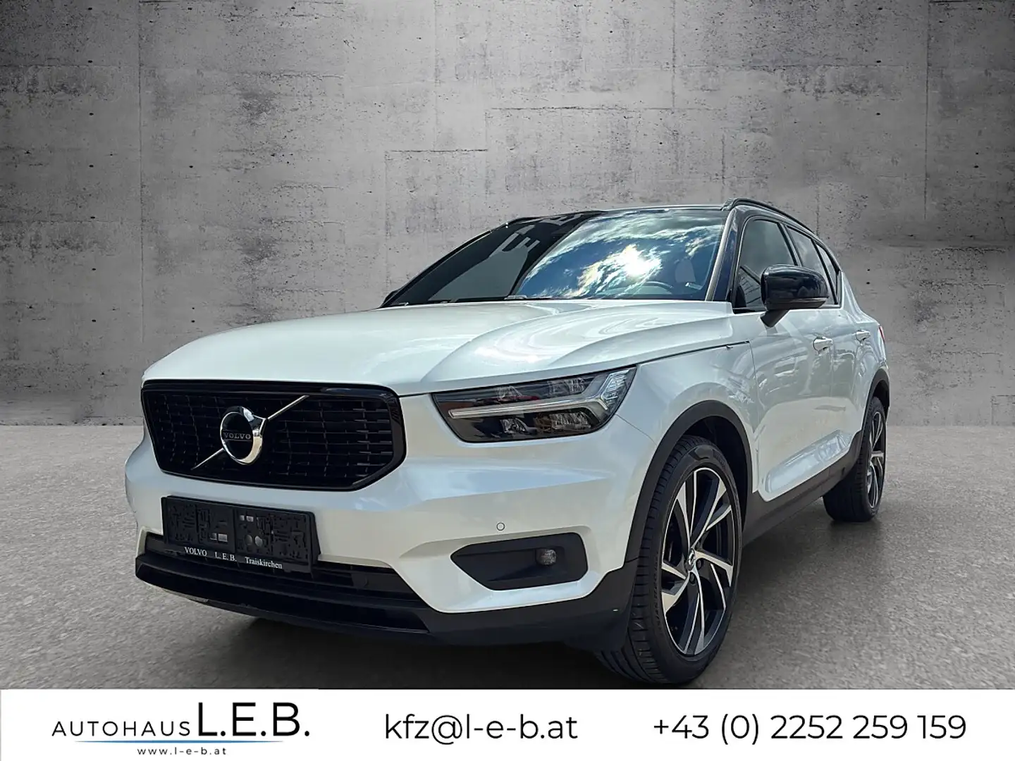 Volvo XC40 T3 R-Design Weiß - 1