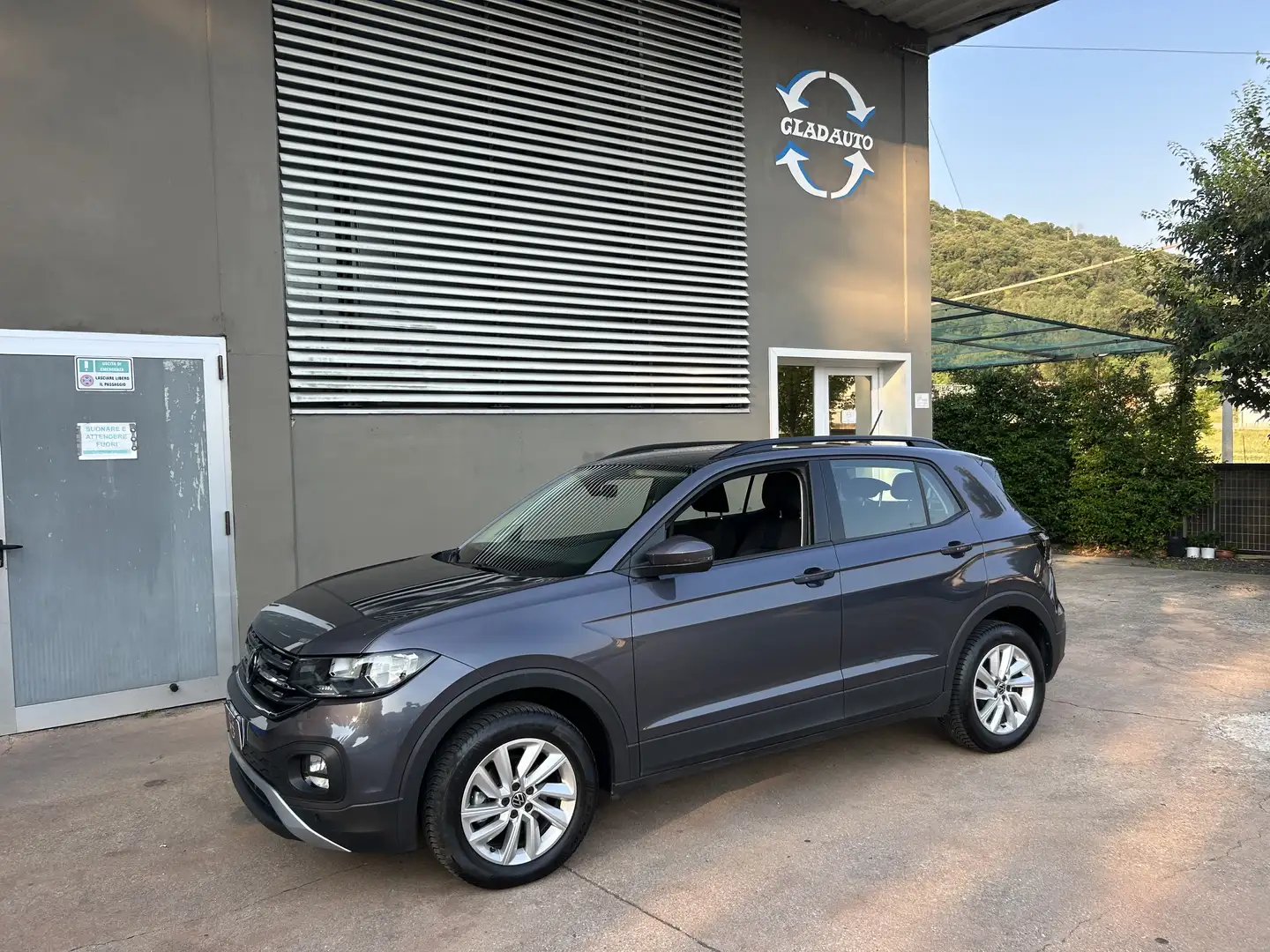 Volkswagen T-Cross 1.0 tsi Style 110cv - 1