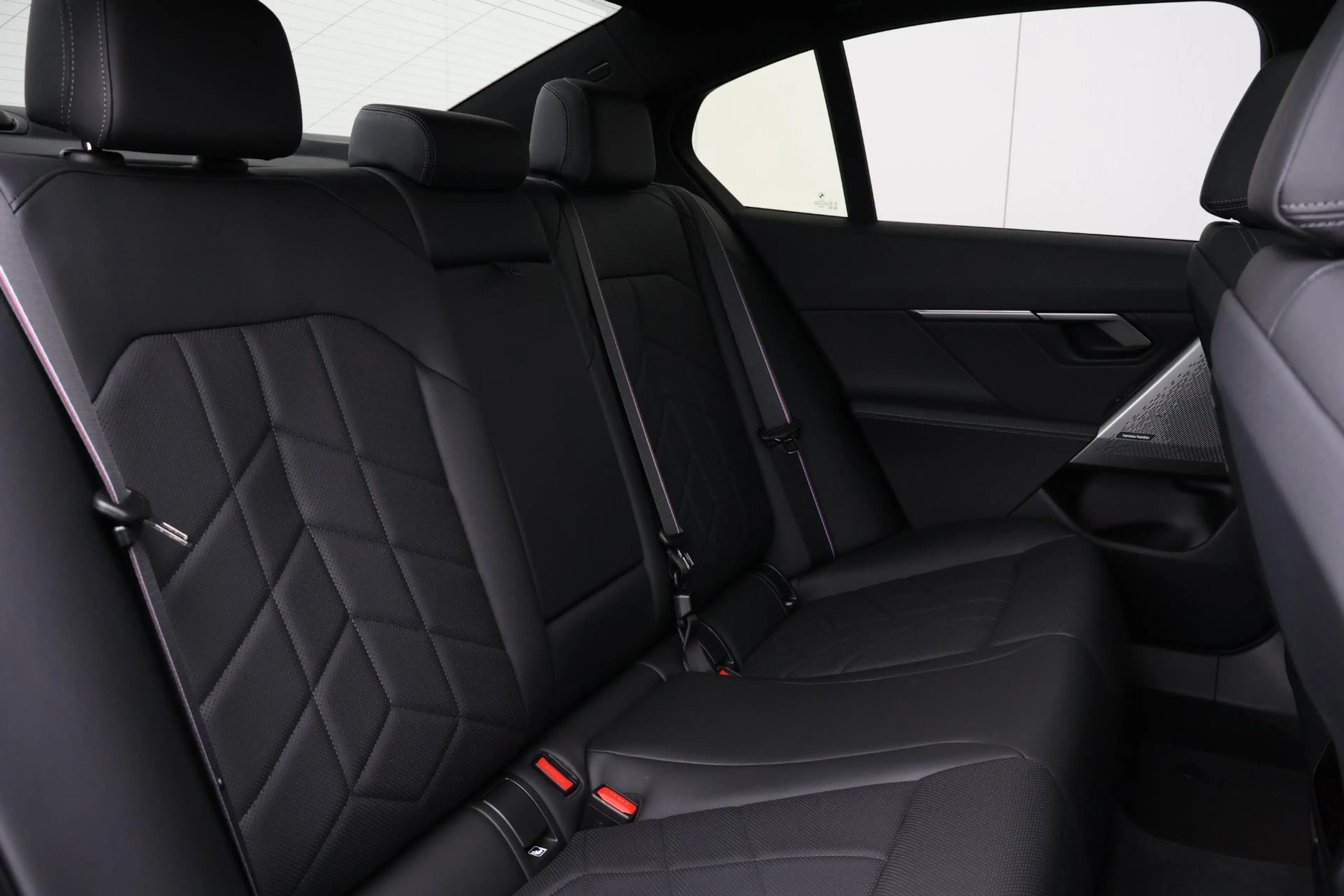 BMW 550 5-serie 550e xDrive | Sport Pakket Pro | Panorama — photo 11