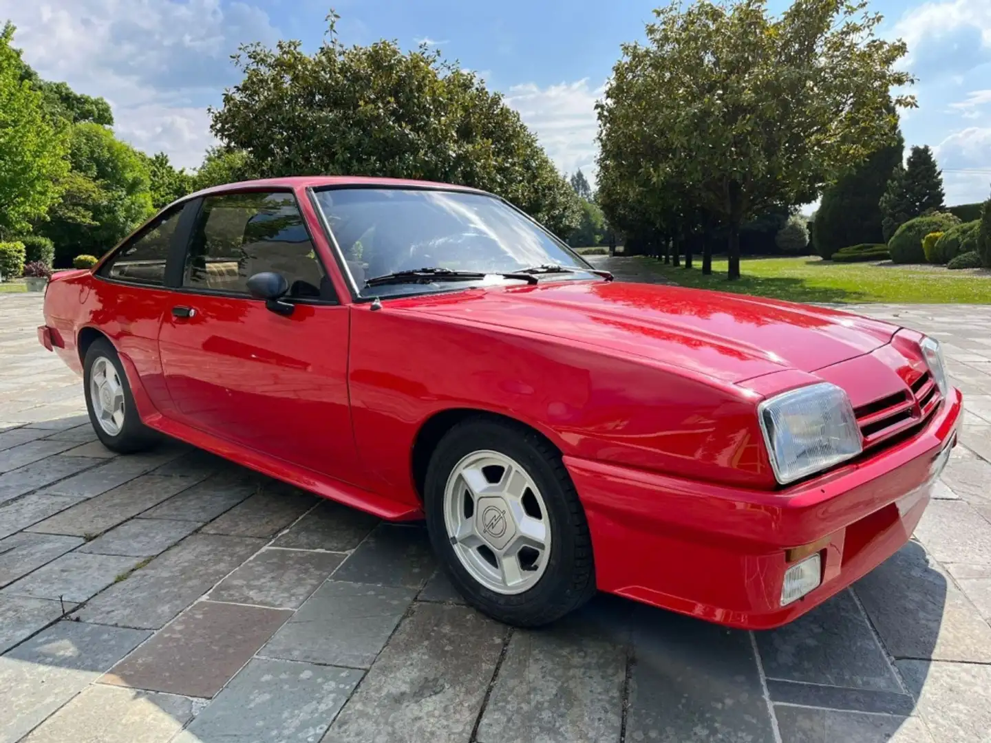 Opel Manta 2.0 GSI Rojo - 1