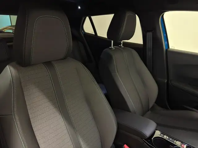 Peugeot 2008 view 11
